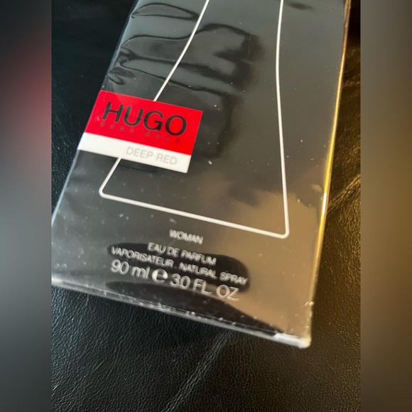 Hugo Boss Deep Red Perfume - Picture 7 of 7